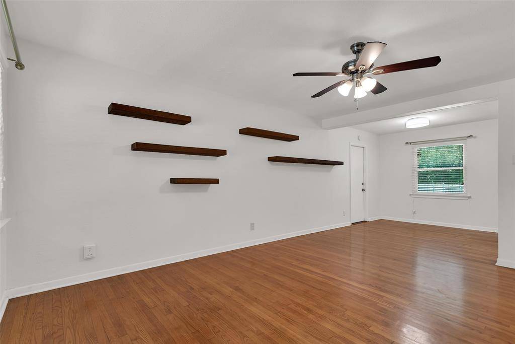 2209 Costa Mesa Drive, Dallas, TX 75228