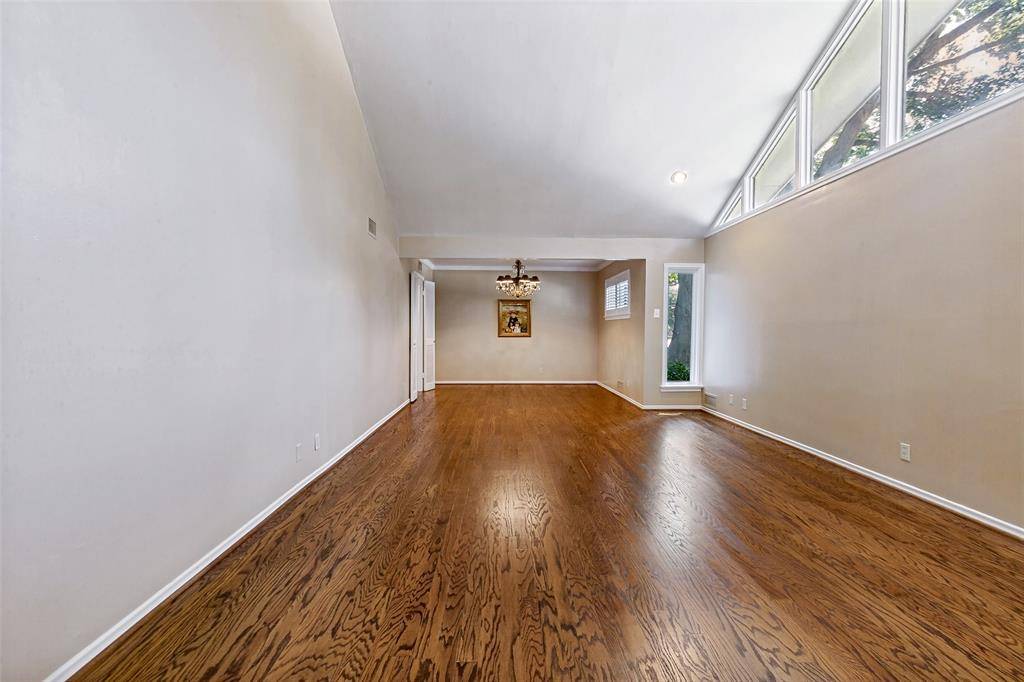 6147 E University Boulevard, Dallas, TX 75214