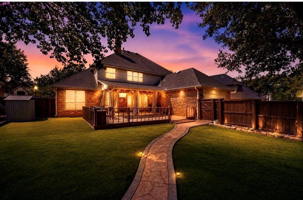 2311 Creekside Circle N, Irving, TX 75063
