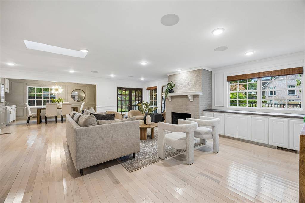 1212 N Oak Cliff Boulevard, Dallas, TX 75208