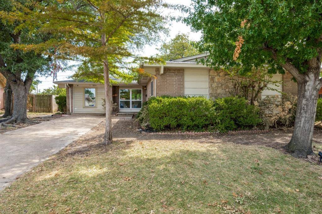 2314 BRIARWOOD Lane, Carrollton, TX 75006
