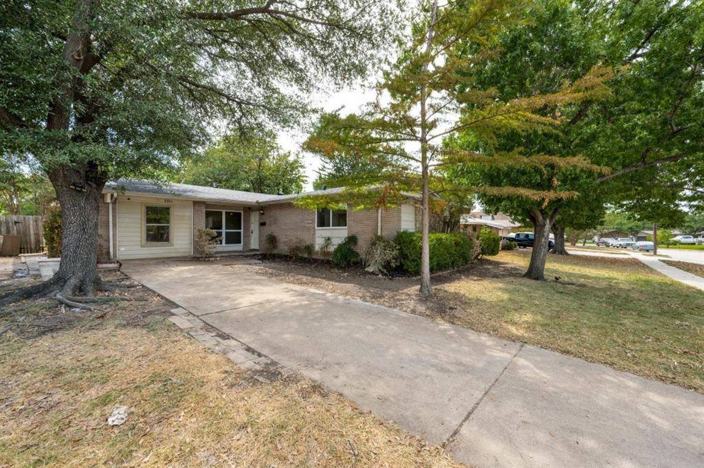 2314 BRIARWOOD Lane, Carrollton, TX 75006