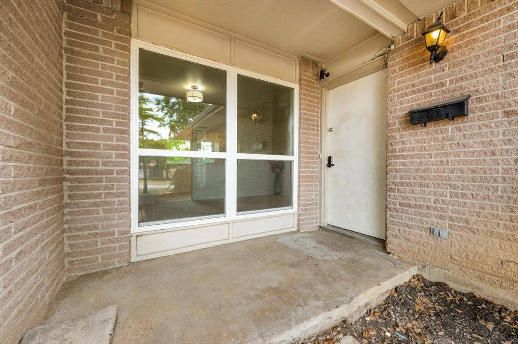 2314 BRIARWOOD Lane, Carrollton, TX 75006