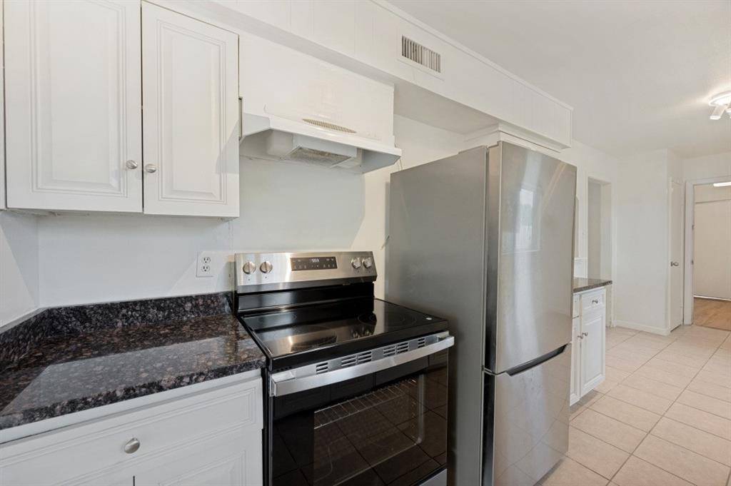 2314 BRIARWOOD Lane, Carrollton, TX 75006