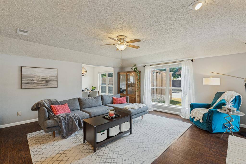822 Century Park Drive, Garland, TX 75040