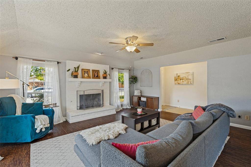 822 Century Park Drive, Garland, TX 75040