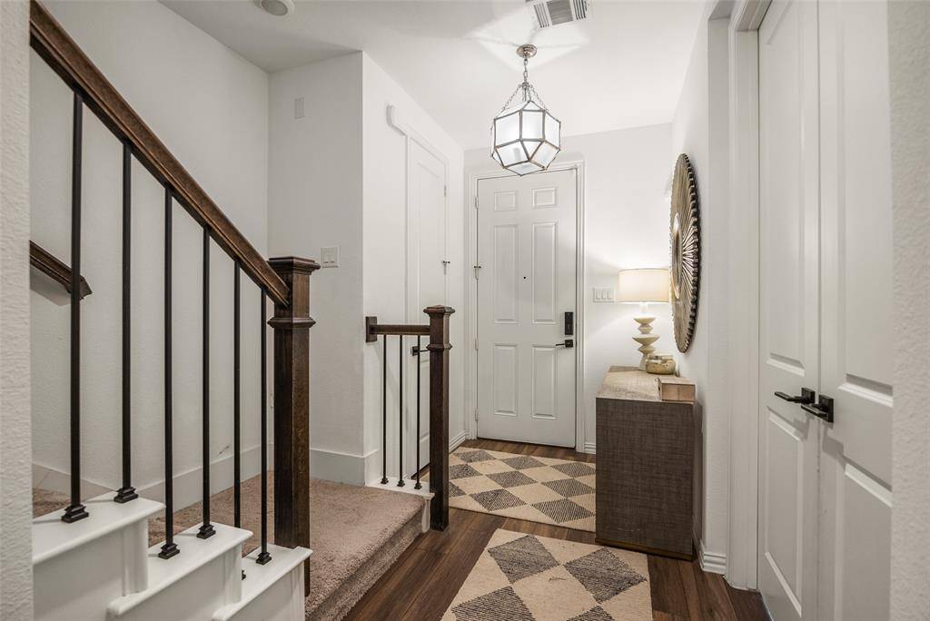 7537 Laburnam Road, Dallas, TX 75228