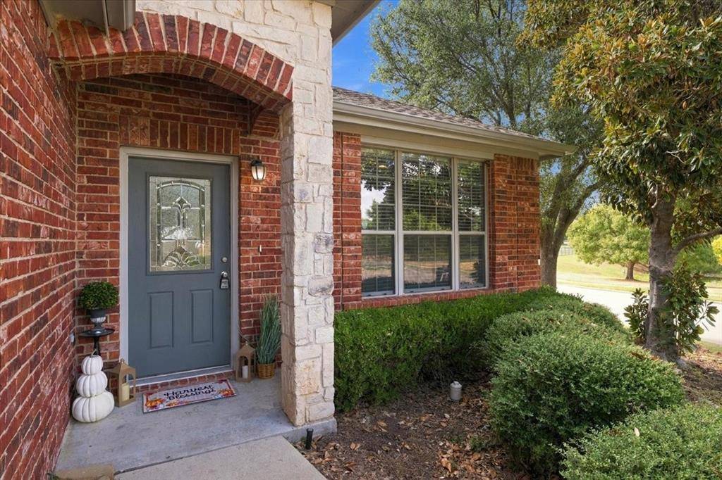 1000 Prairie Heights Drive, Fort Worth, TX 76108