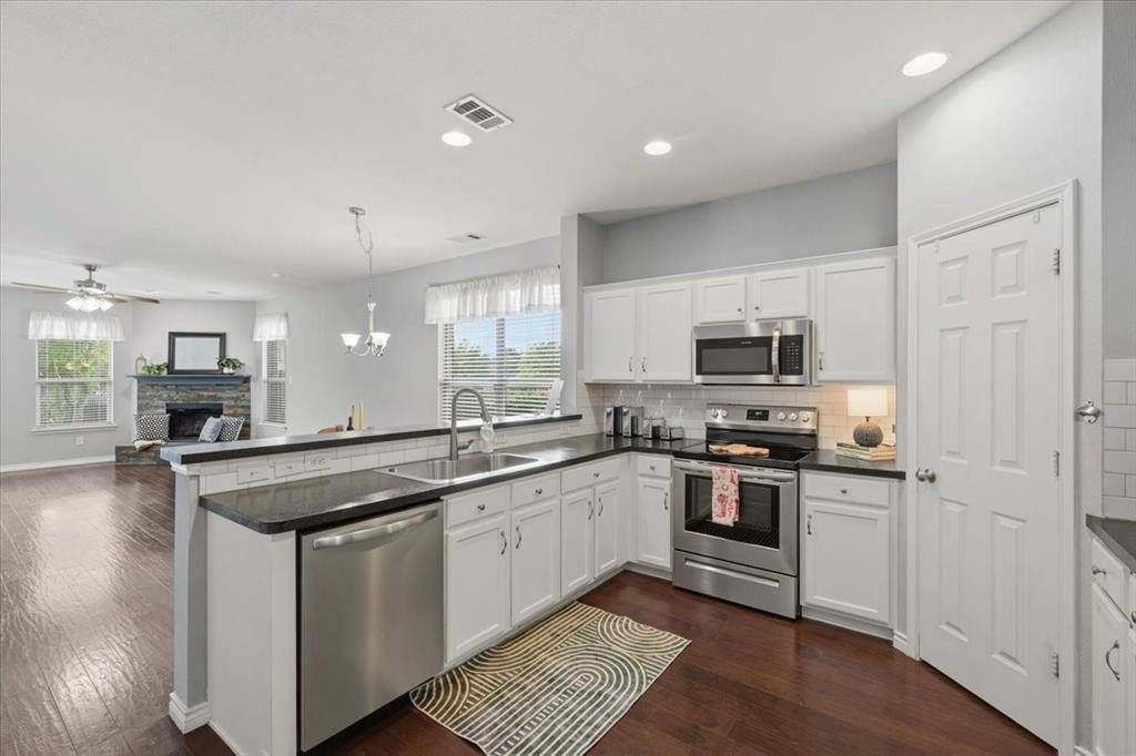 1000 Prairie Heights Drive, Fort Worth, TX 76108
