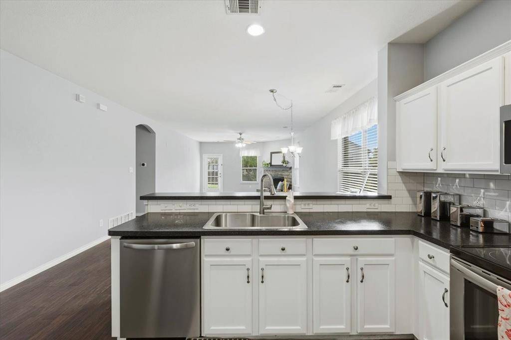 1000 Prairie Heights Drive, Fort Worth, TX 76108