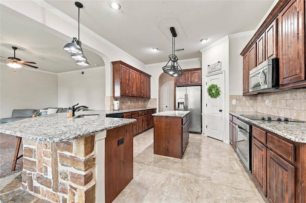 309 Covington Lane, Ovilla, TX 75154