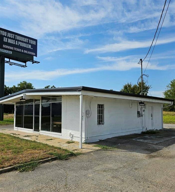 1604 S Sam Rayburn Freeway, Sherman, TX 75090