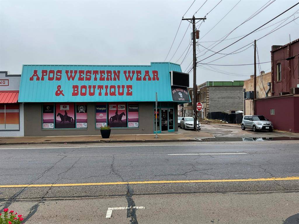 110 N Caddo Street, Cleburne, TX 76031