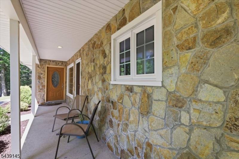 261 Eyland Ave, Roxbury Twp., NJ 07876