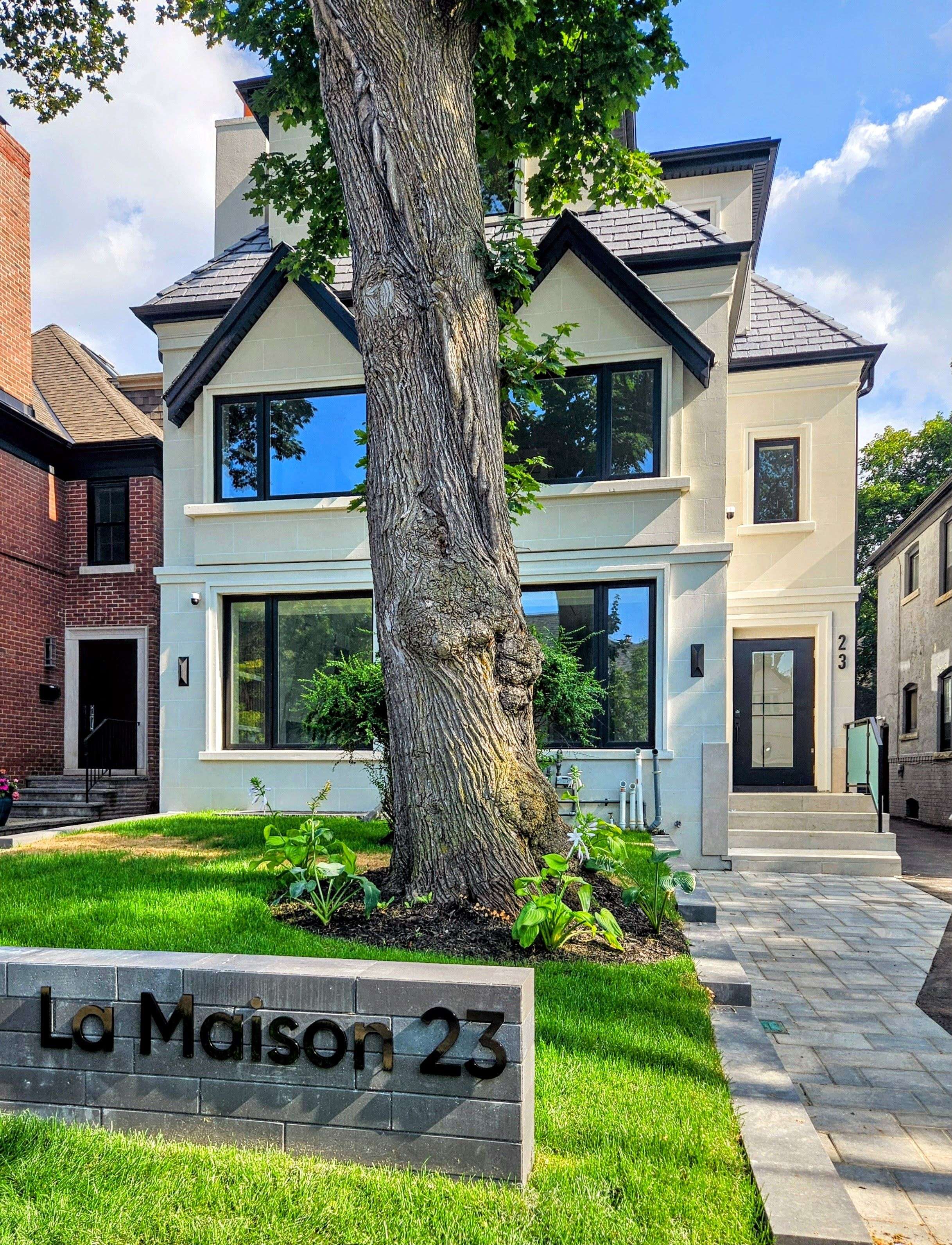 23 Coulson AVE #The Palazzo, Toronto C03, ON M4V 1Y3