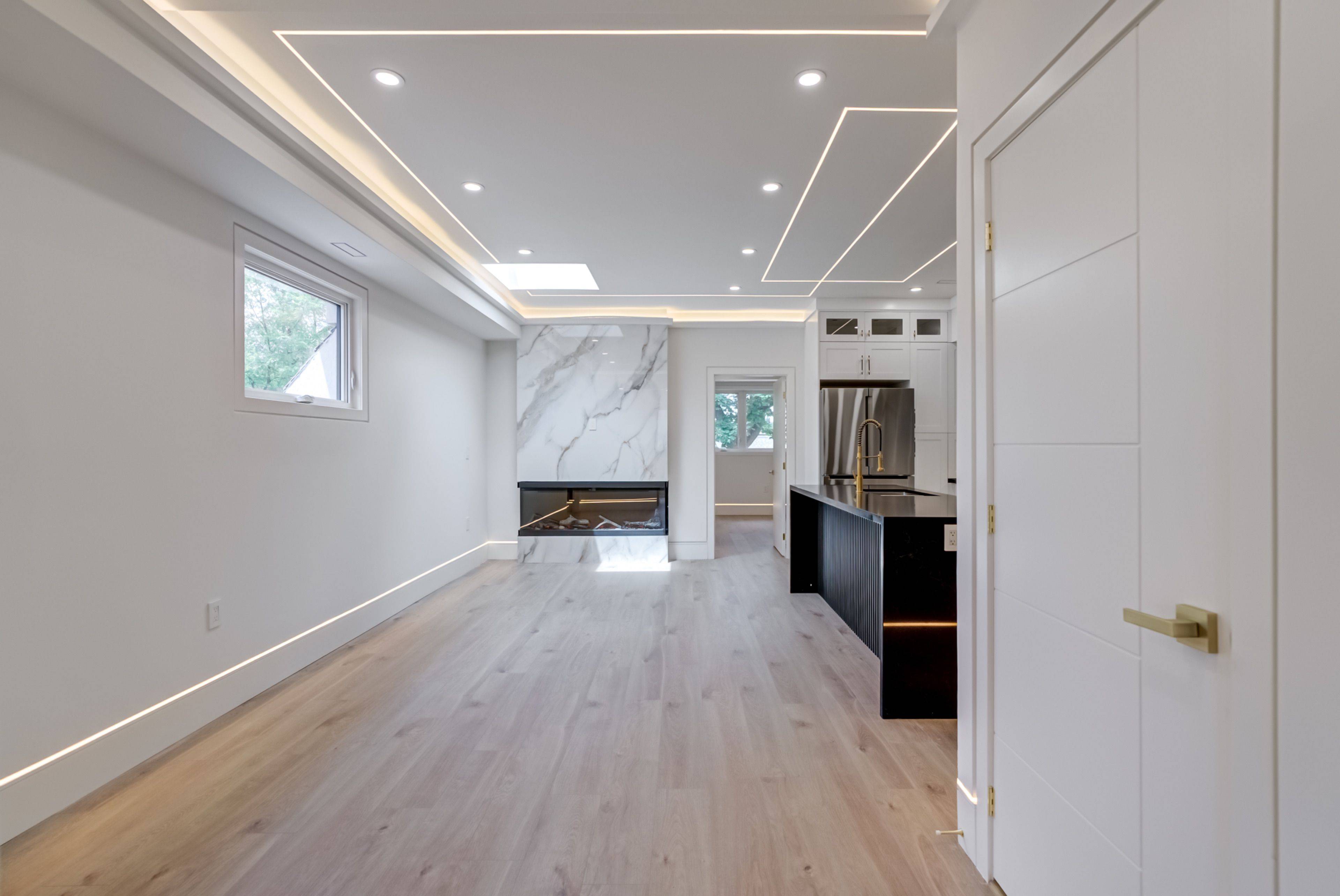 23 Coulson AVE #The Palazzo, Toronto C03, ON M4V 1Y3