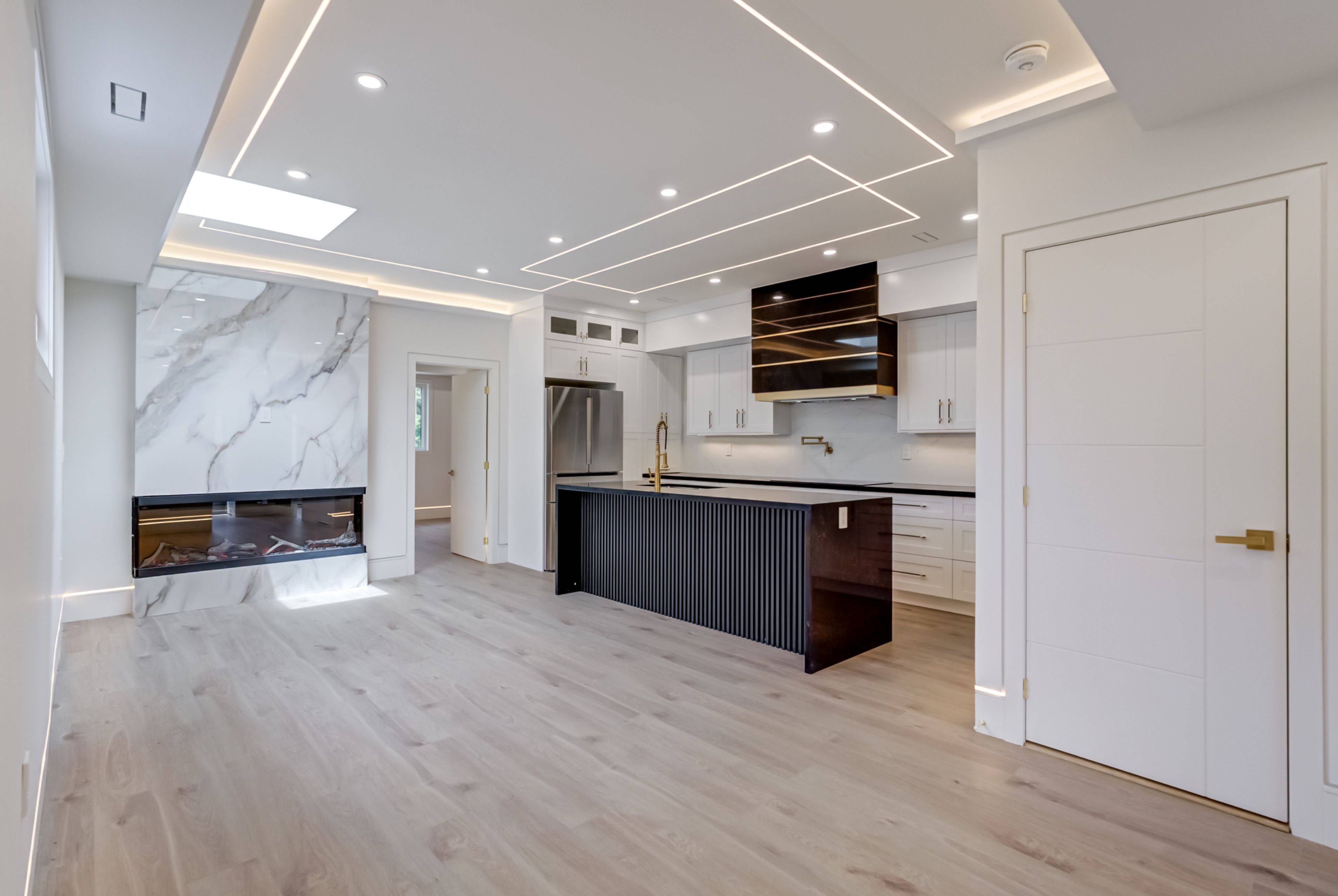 23 Coulson AVE #The Palazzo, Toronto C03, ON M4V 1Y3