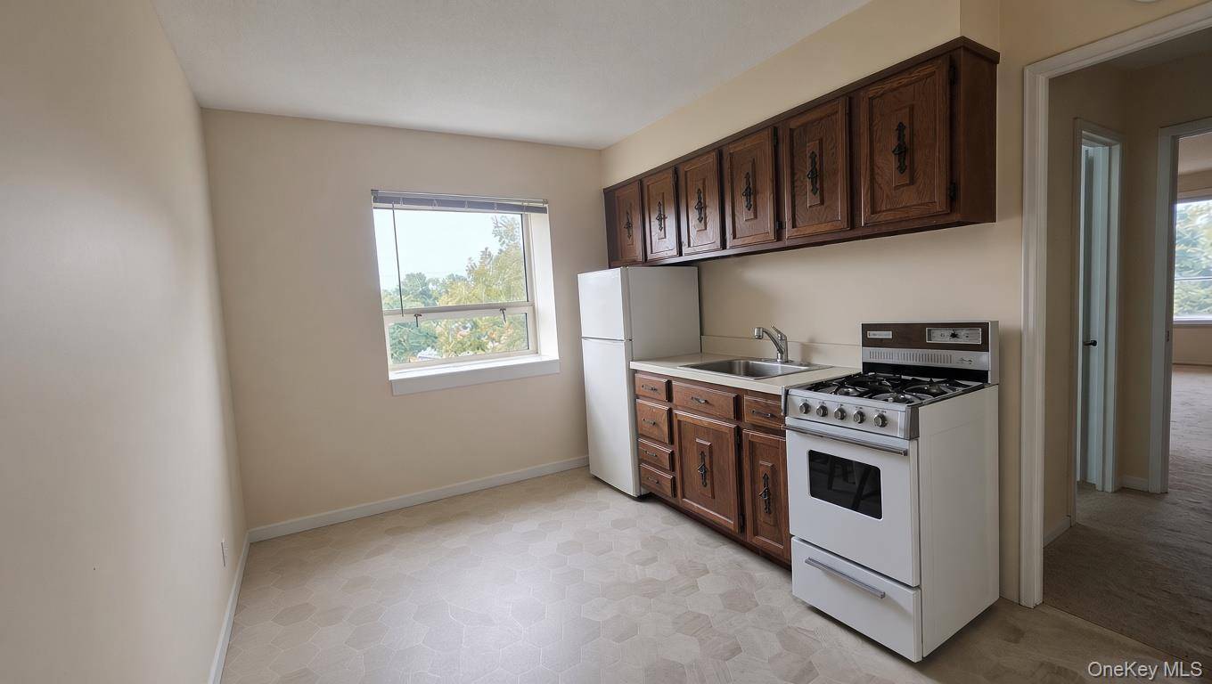 1523 Central Park #8F, Yonkers, NY 10710