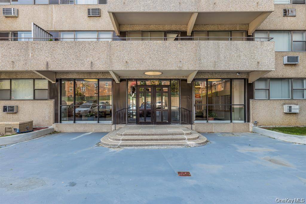 1523 Central Park #8F, Yonkers, NY 10710