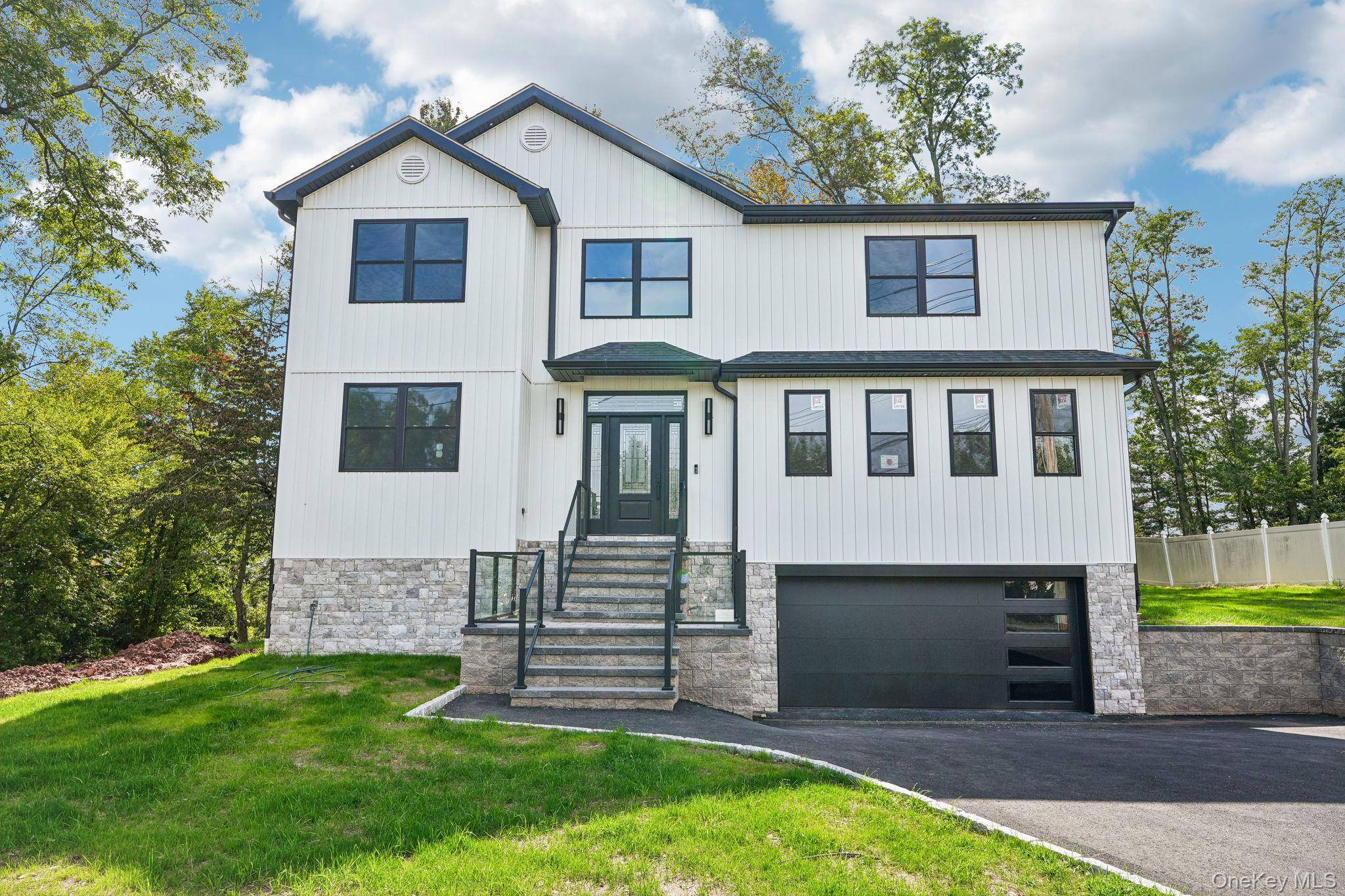 71 Gilchrest RD, Valley Cottage, NY 10989
