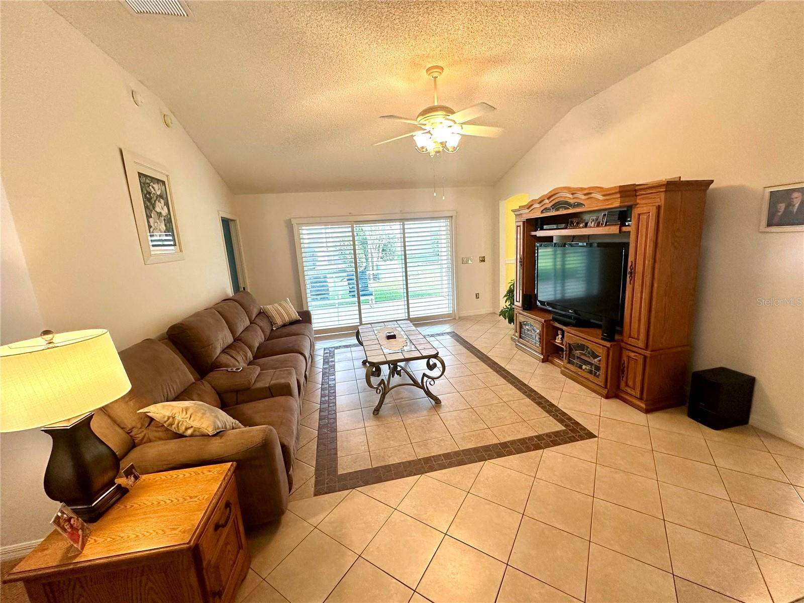 3033 HILLSIDE LN, The Villages, FL 32162