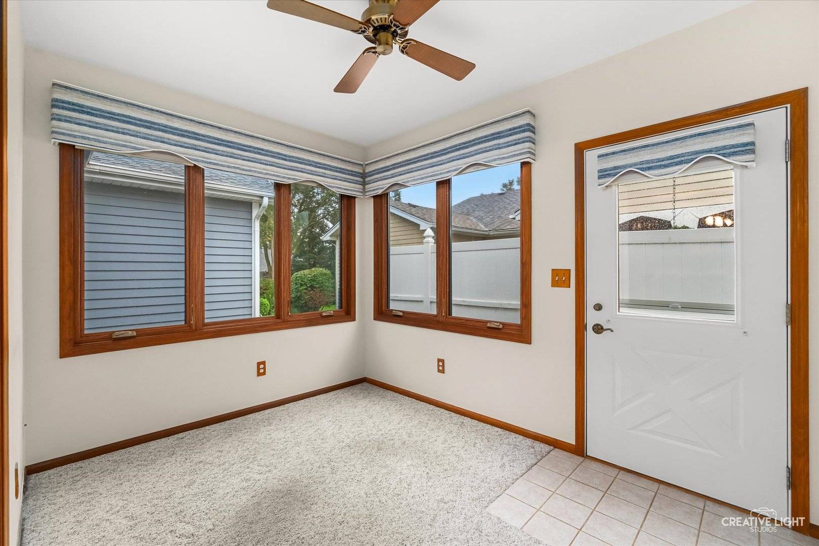 53 Silver TRL, North Aurora, IL 60542