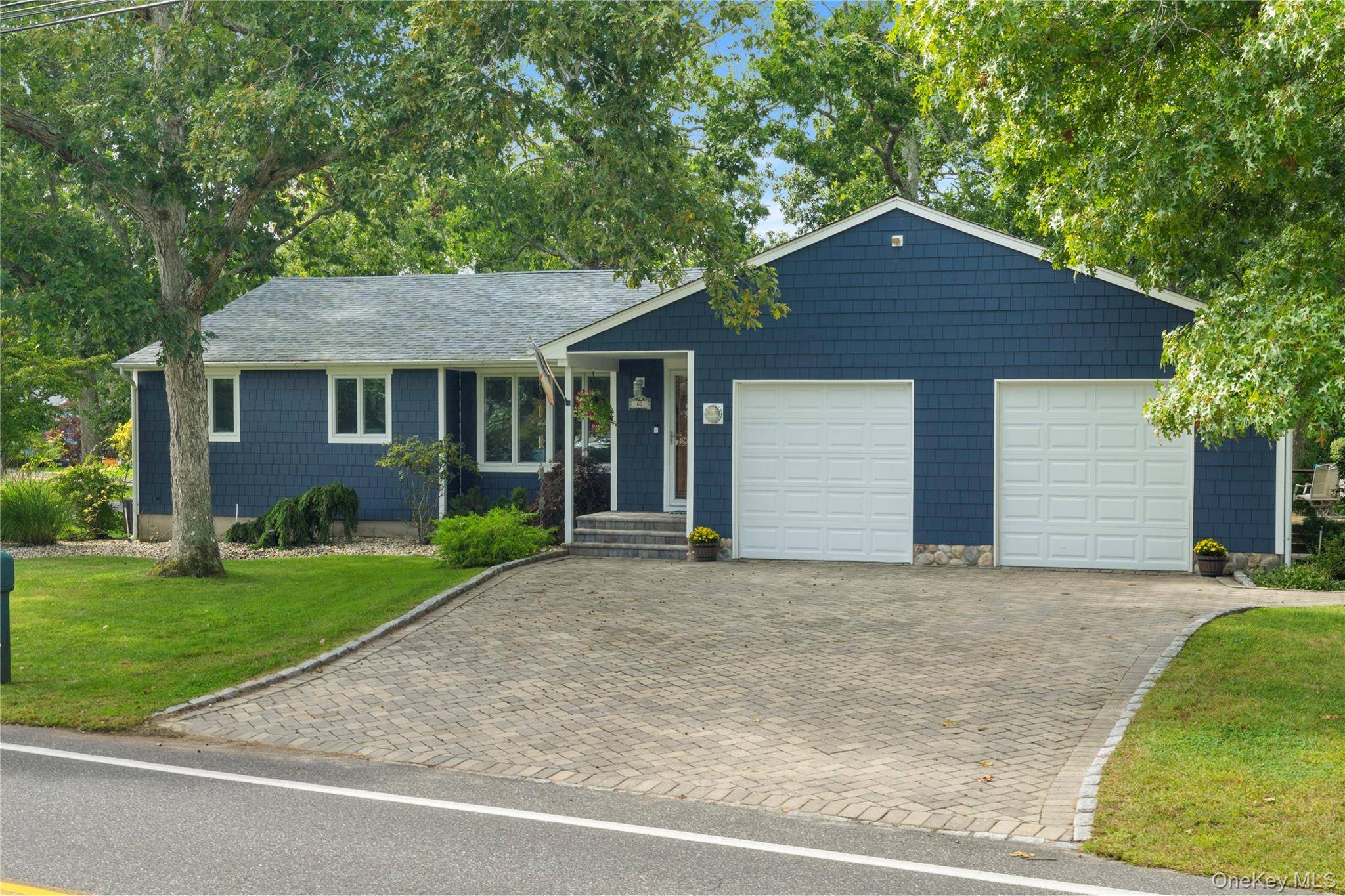 67 Wakeman RD, Hampton Bays, NY 11946