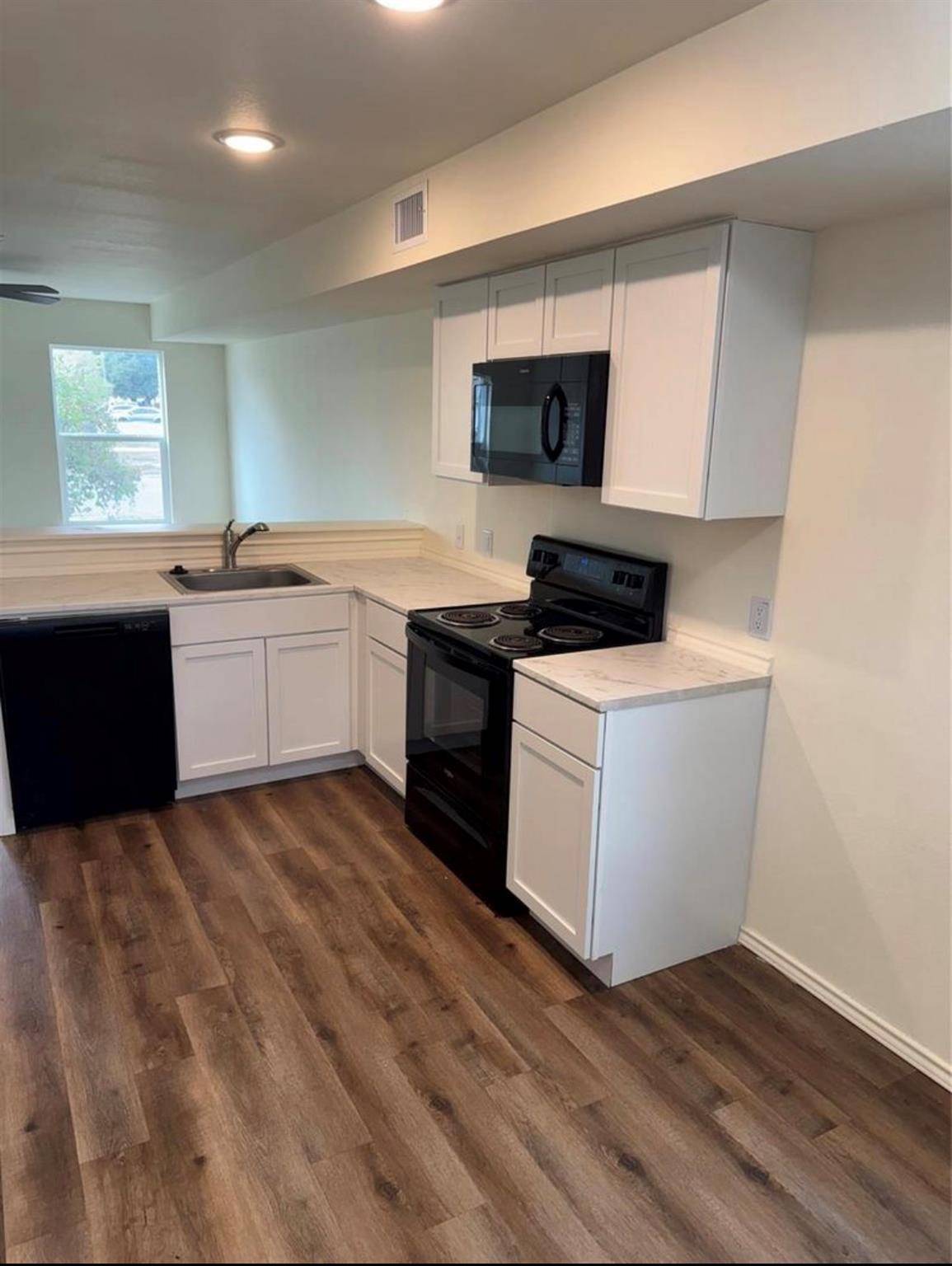 350 Debus DR #217, Taylor, TX 76574