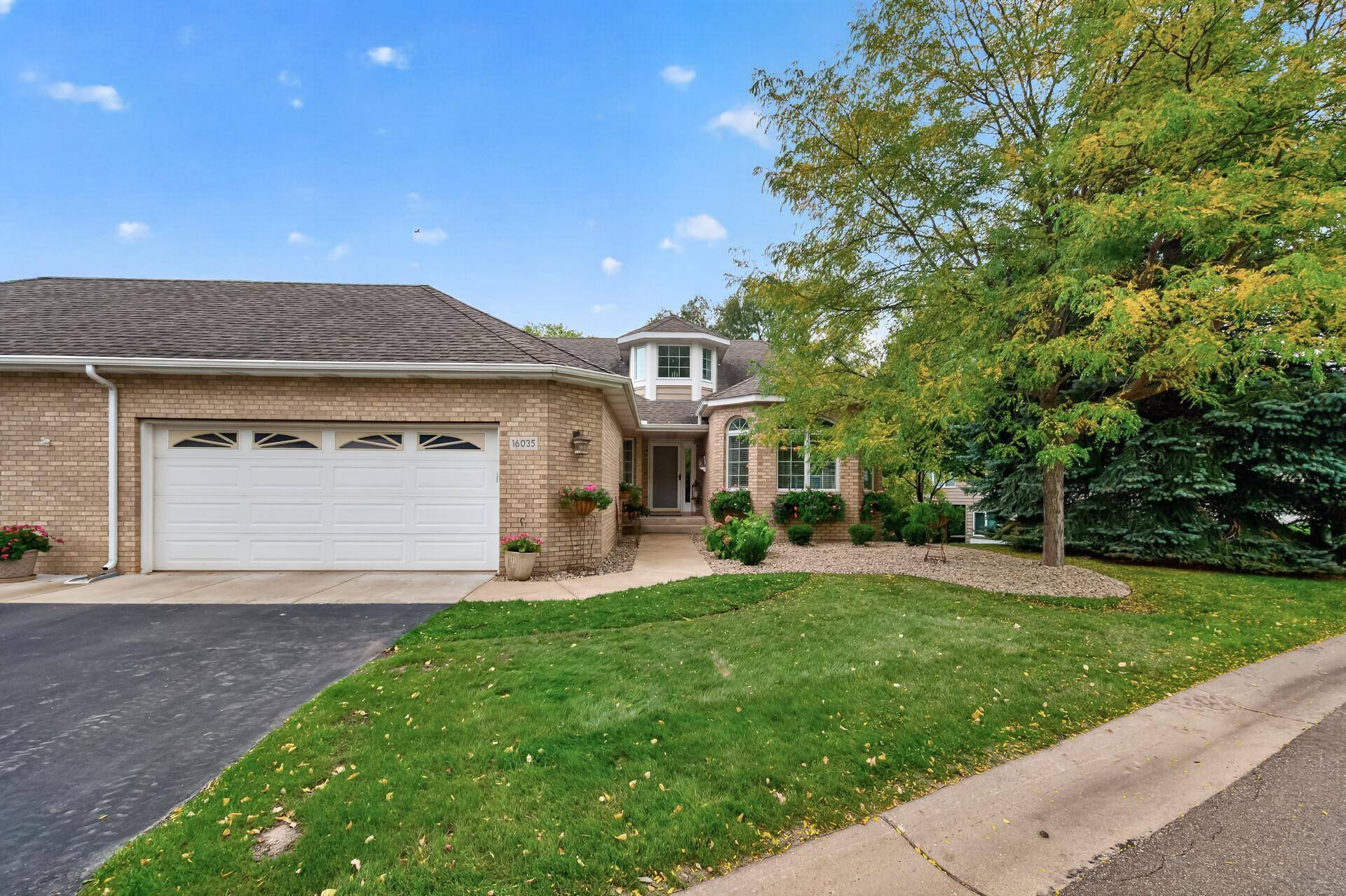 16035 38th AVE N, Plymouth, MN 55446