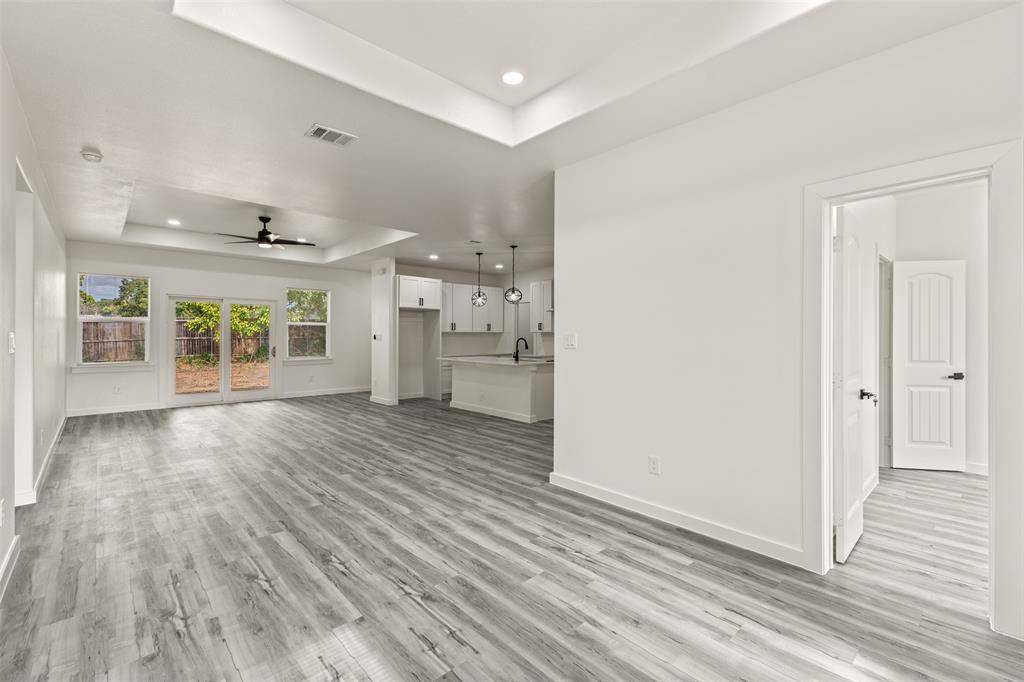 907 Howard Street, Seagoville, TX 75159