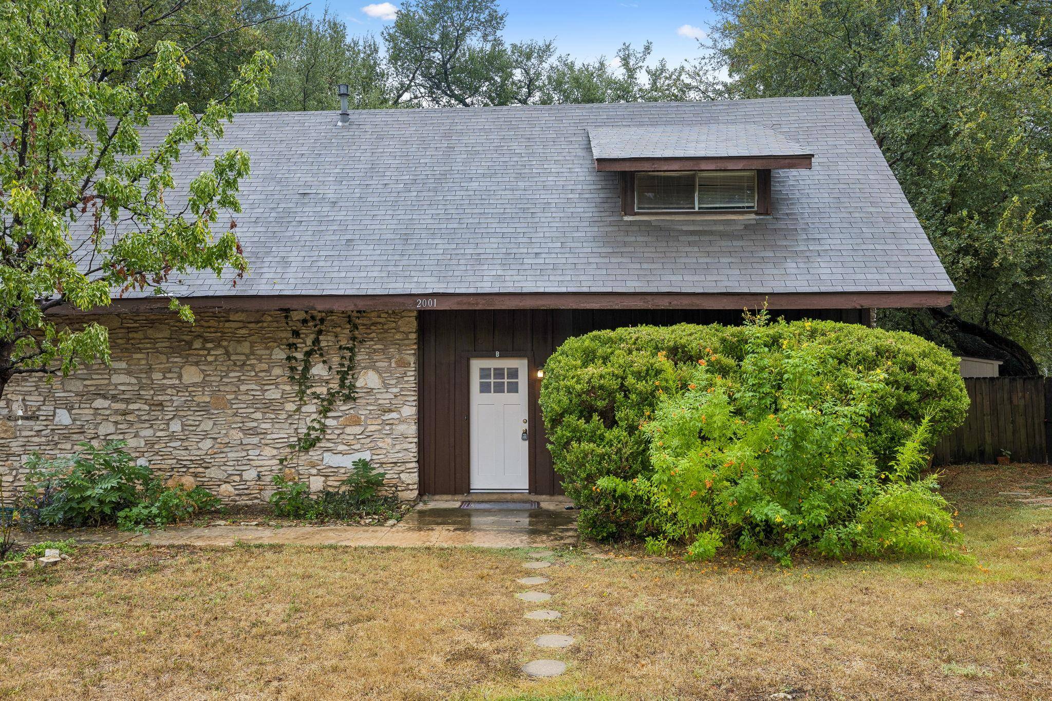 2001 Cody CT #B, Austin, TX 78704
