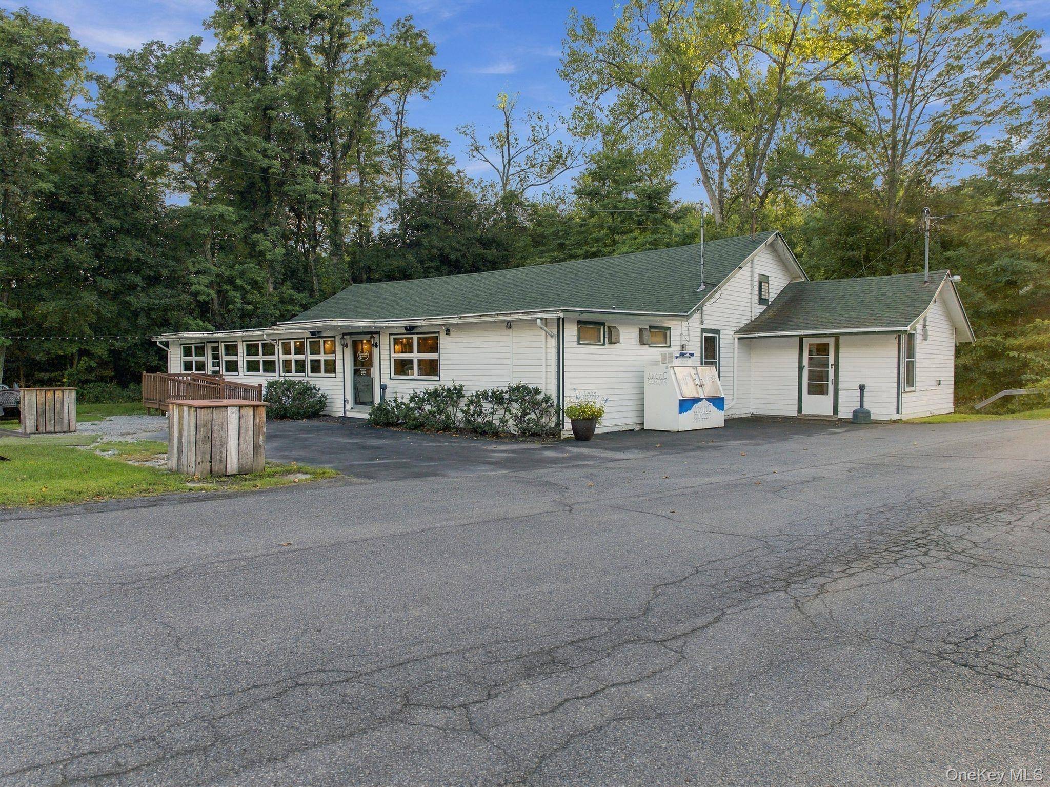 77 Johnny Cake LN, Greenville, NY 12083