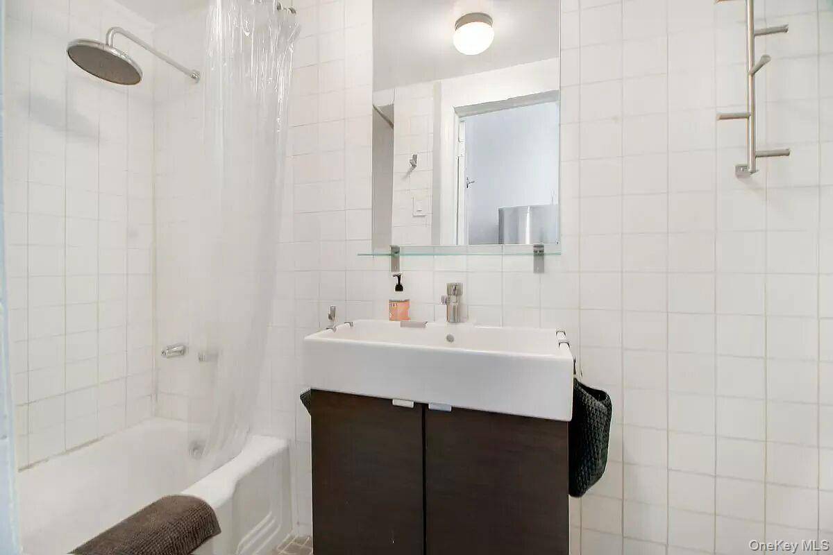 181 Irving AVE, Brooklyn, NY 11237
