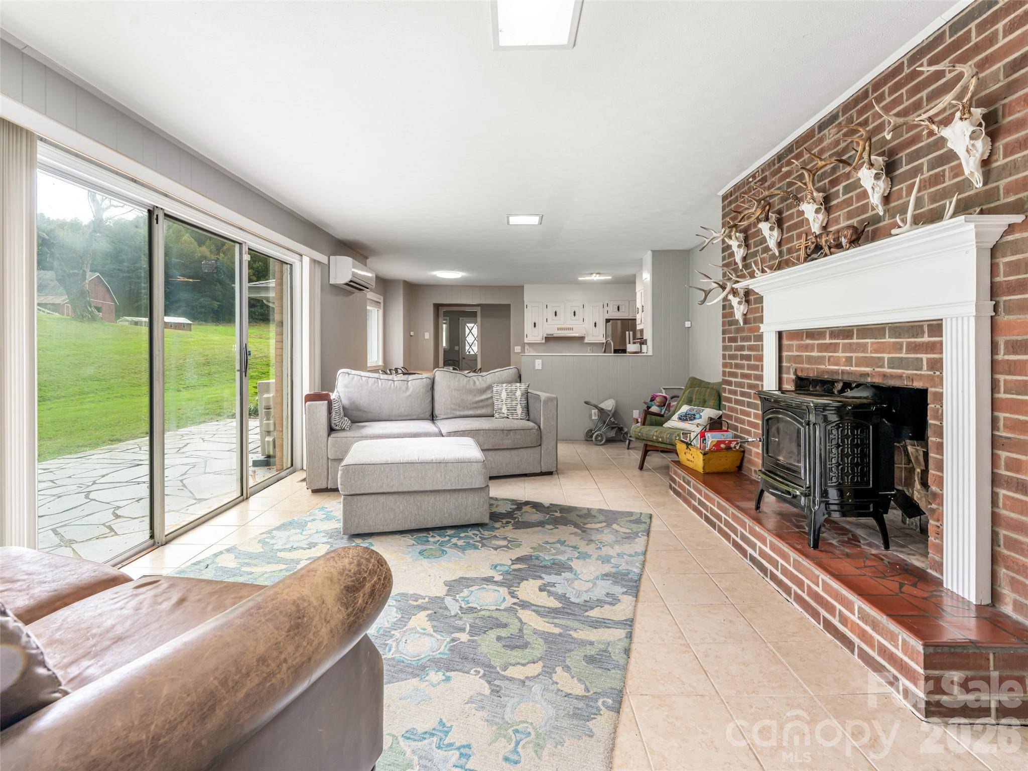 71 Happy Valley DR, Mills River, NC 287759