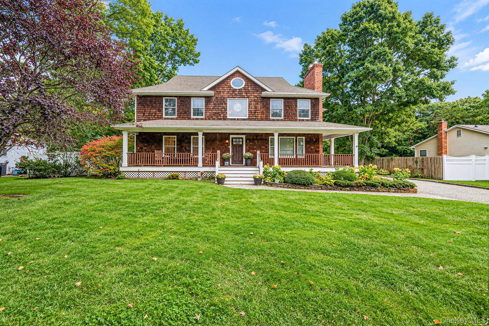 17 Mayfield DR, Mastic Beach, NY 11951