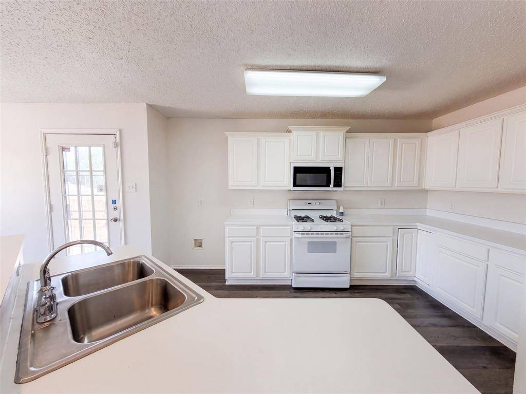 213 Cozy Lane, Cedar Hill, TX 75104