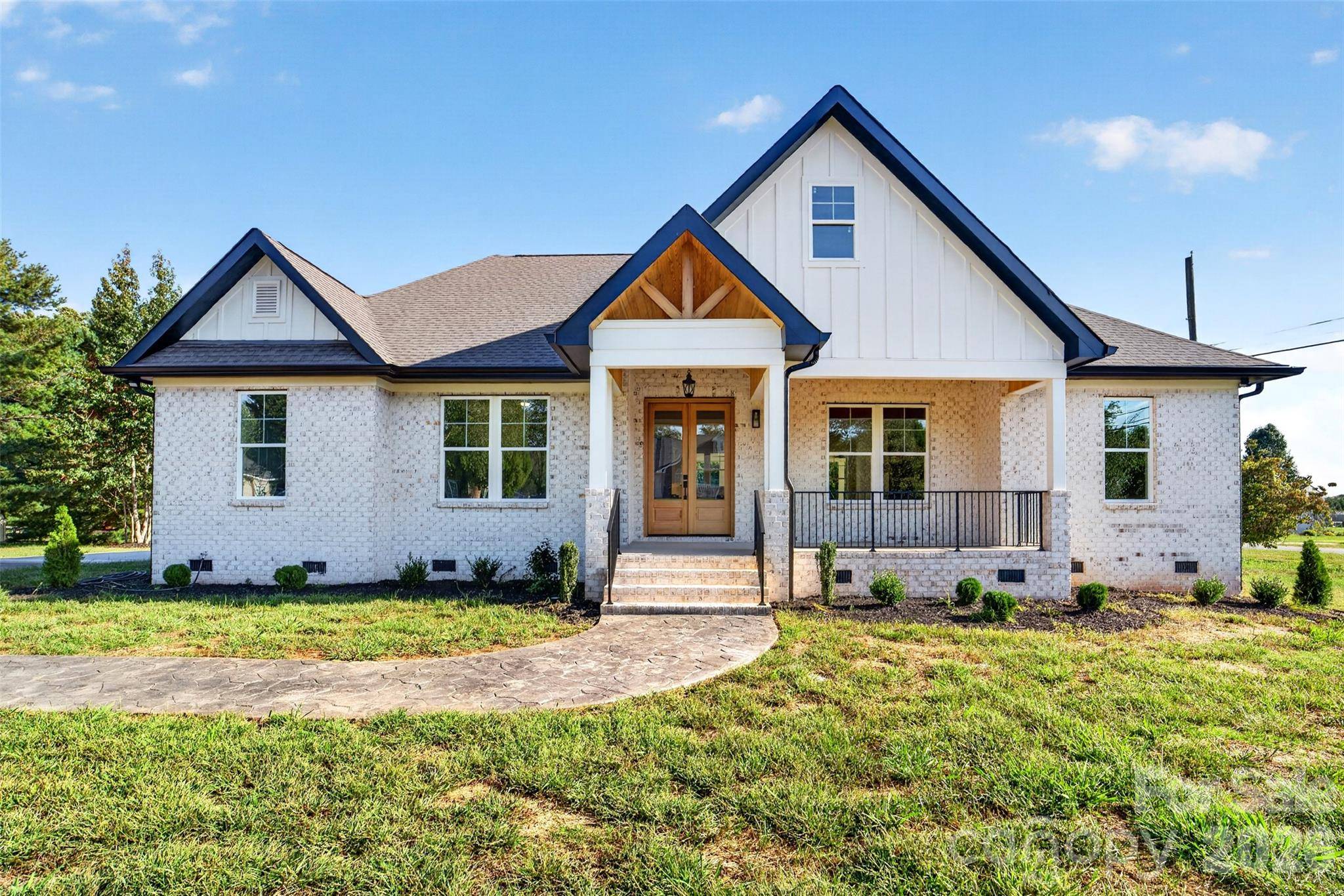 122 Manteo RD, Lexington, NC 27292