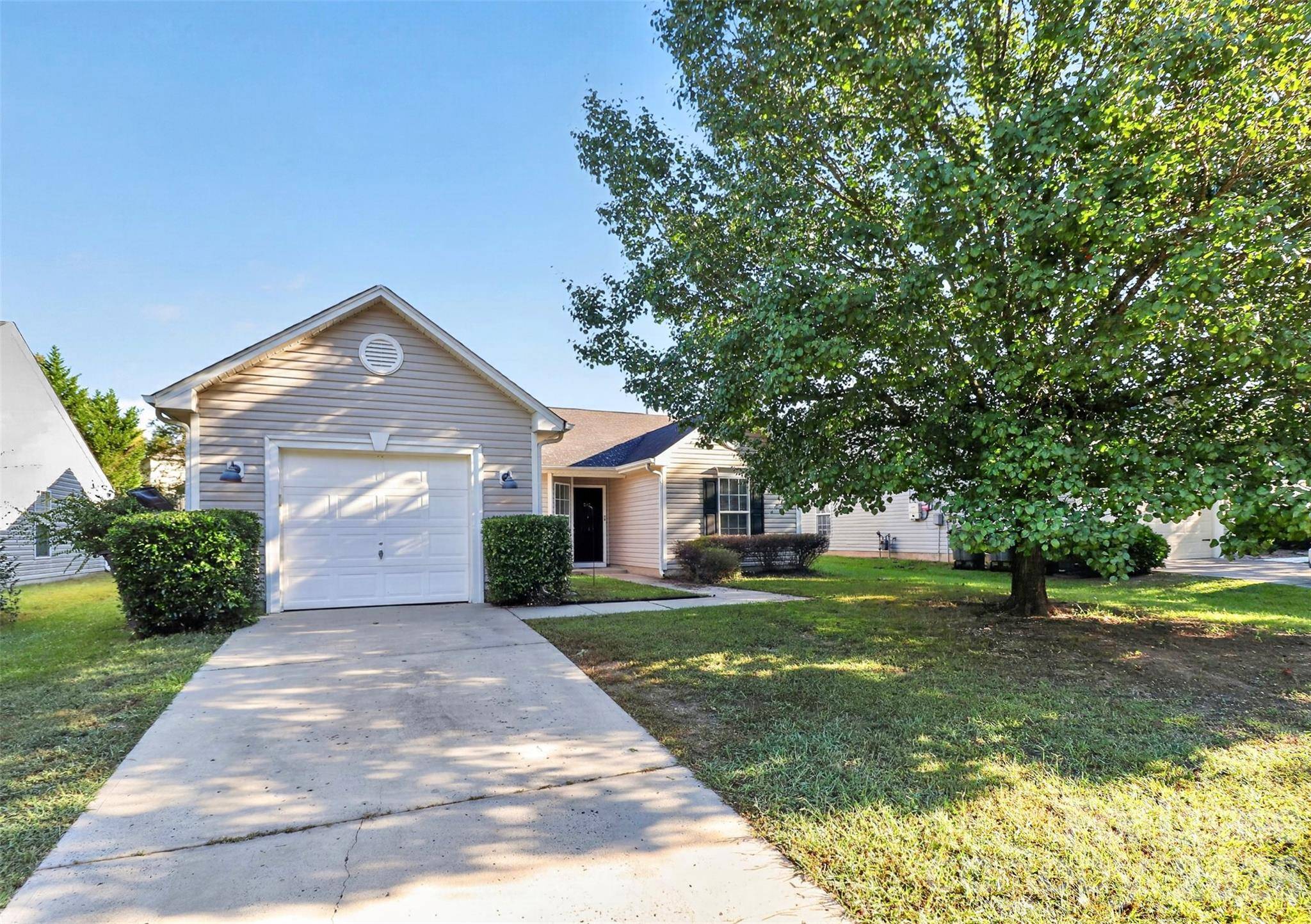 1713 Summit Ridge LN, Kannapolis, NC 28083