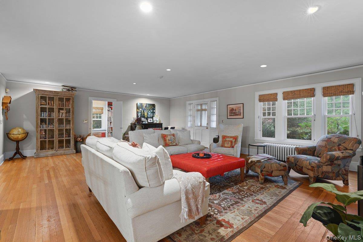 38 Sands ST, Mount Kisco, NY 10549