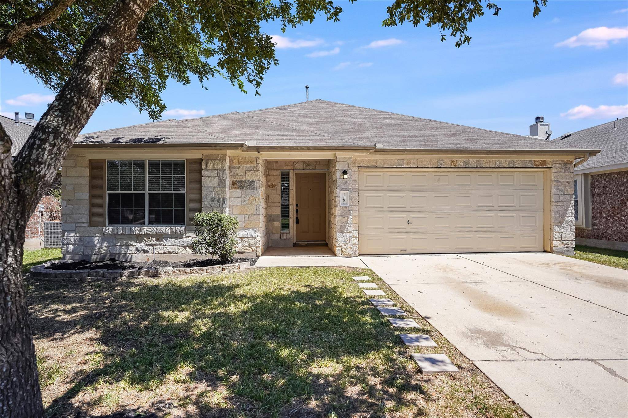105 Javelina TRL, Bastrop, TX 78602