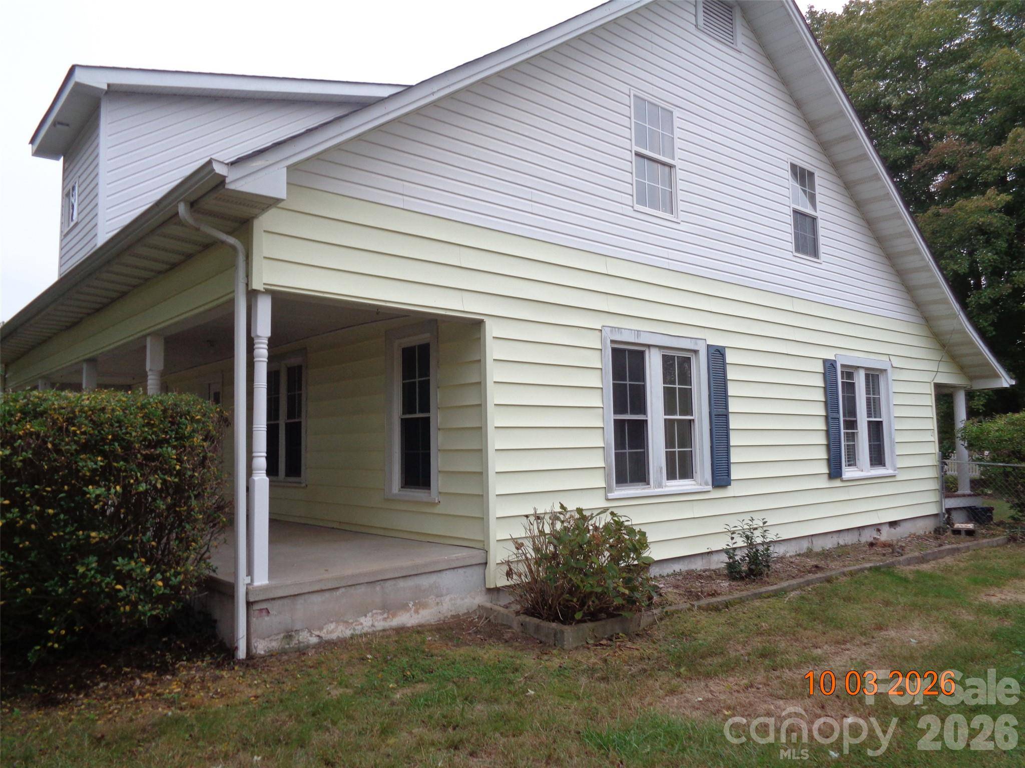 5 Ferguson ST, Granite Falls, NC 28630