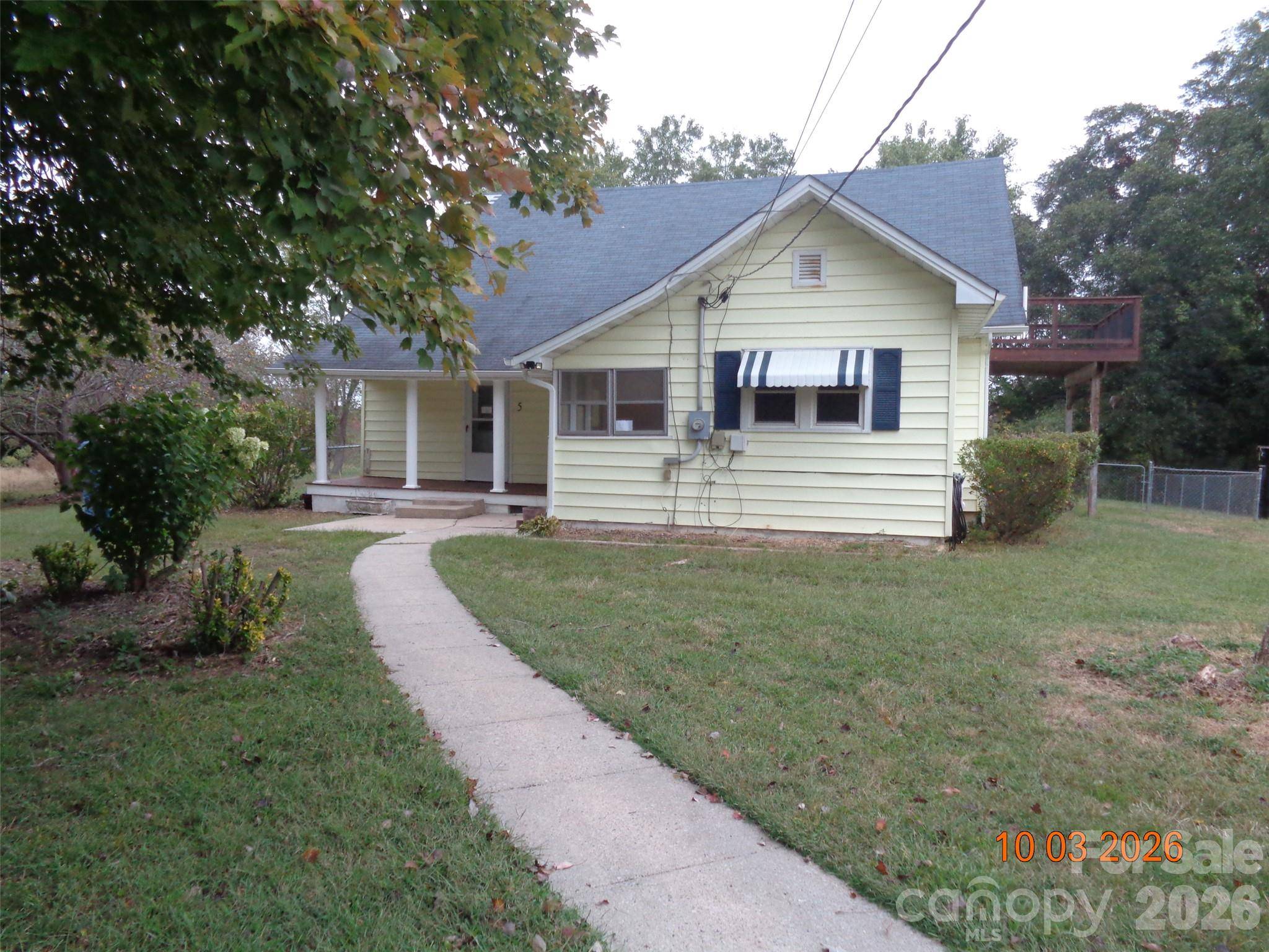 5 Ferguson ST, Granite Falls, NC 28630