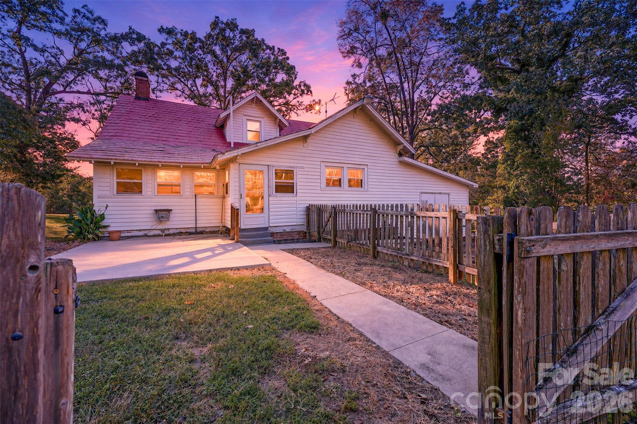 4156 Rocky Springs RD, Hiddenite, NC 28636