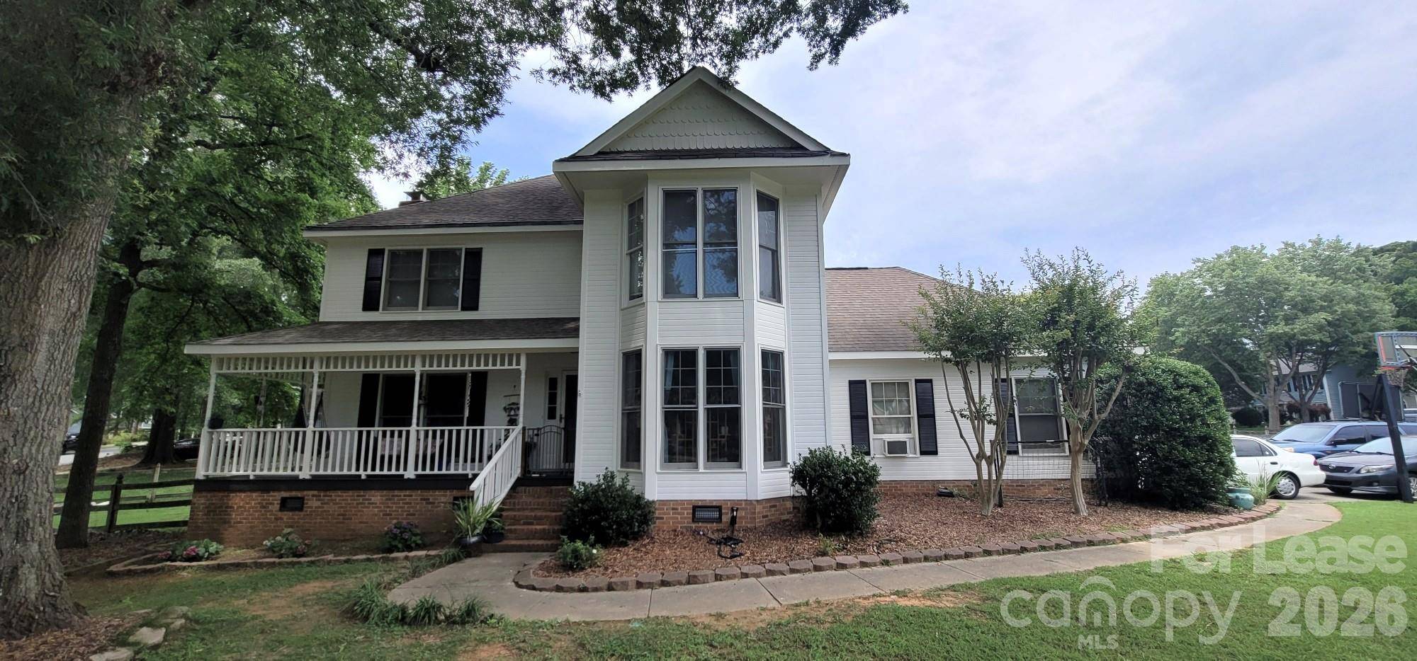 2308 Heathershire LN, Matthews, NC 28105