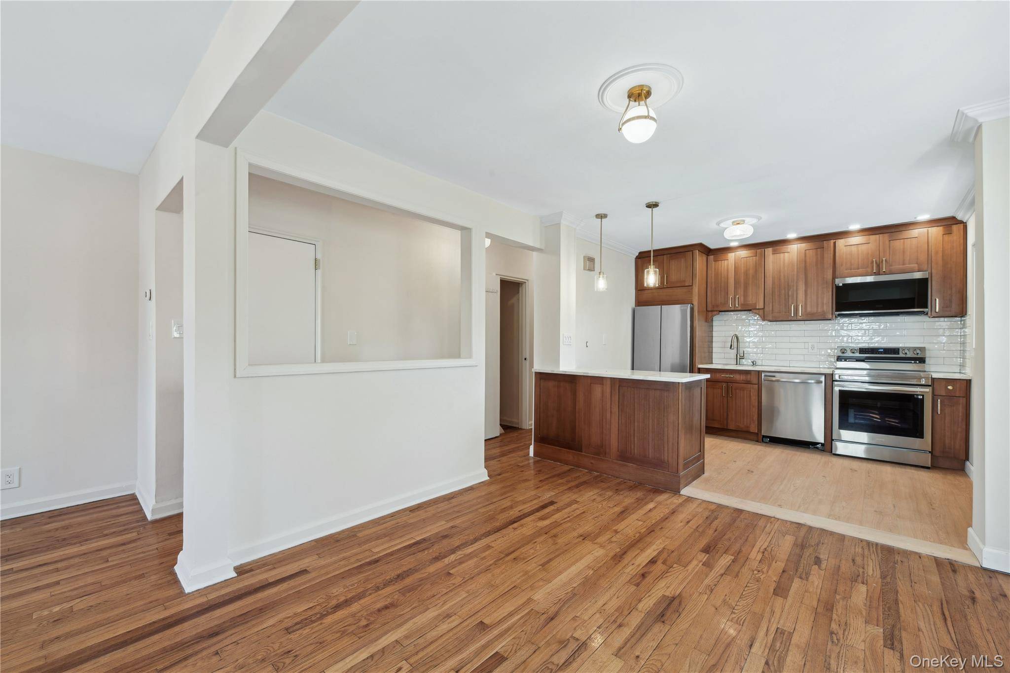 150-26 16 RD #1, Whitestone, NY 11357