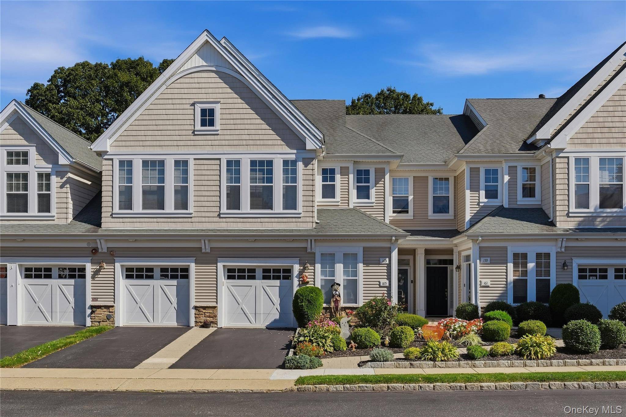 163 Symphony DR, Lake Grove, NY 11755