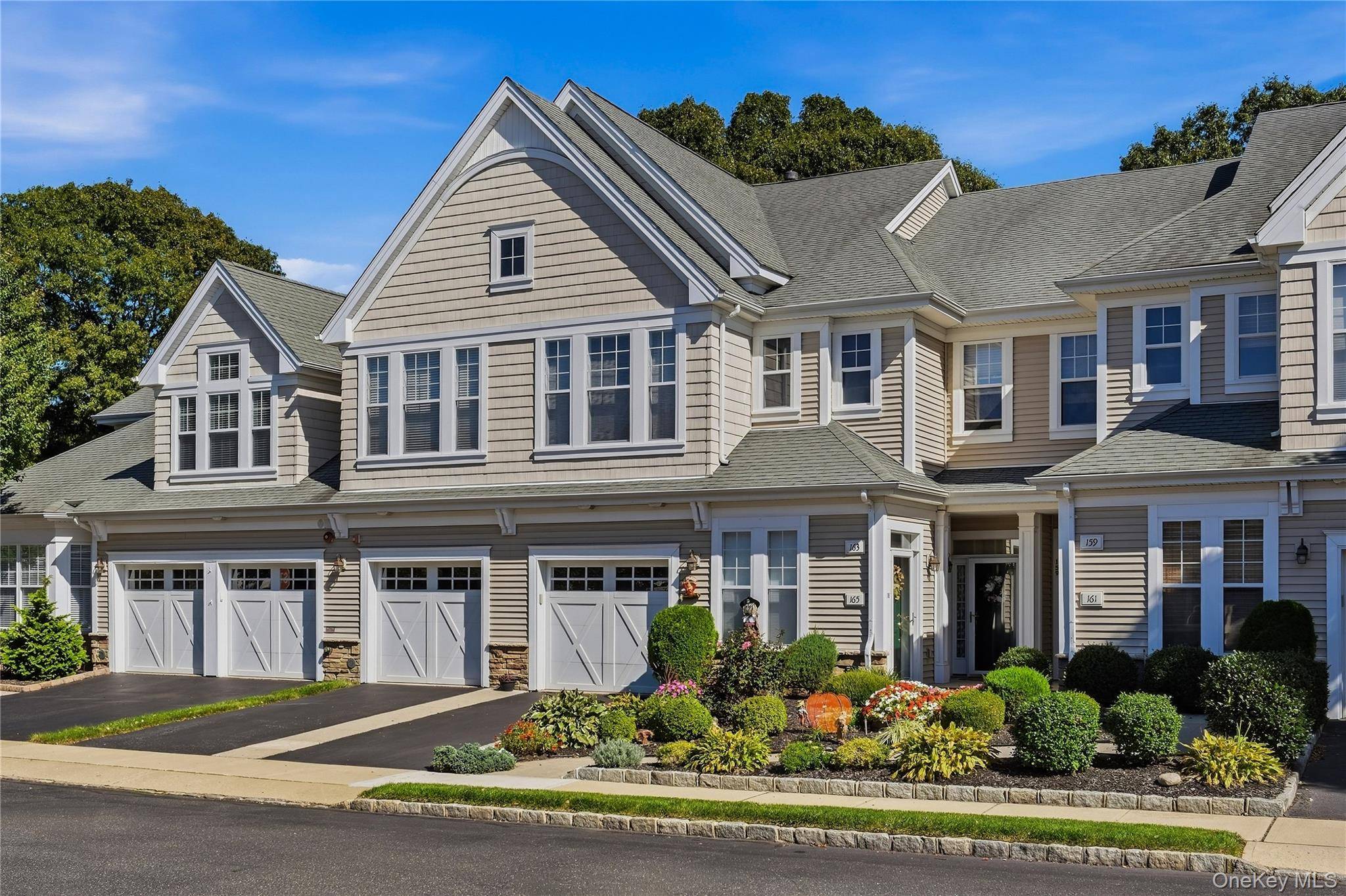 163 Symphony DR, Lake Grove, NY 11755