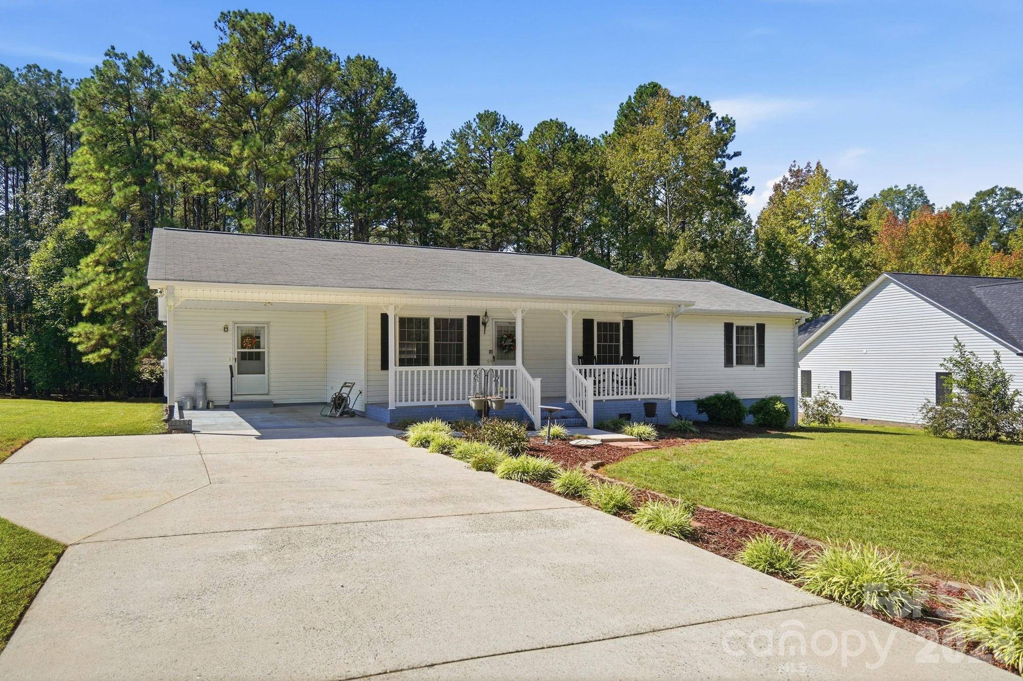 1037 Cross Creek DR, Oakboro, NC 28129