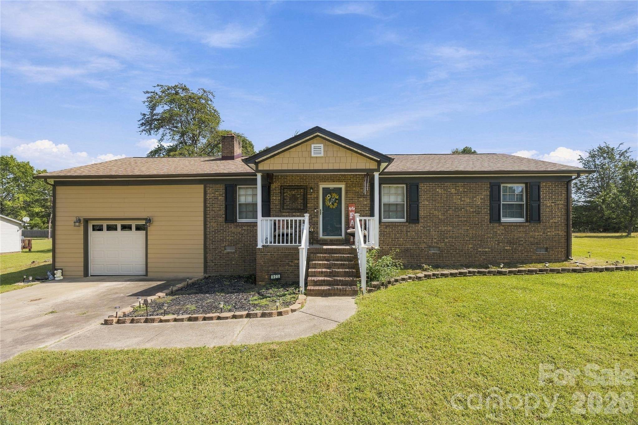 305 W Timberland DR, Grover, NC 28073