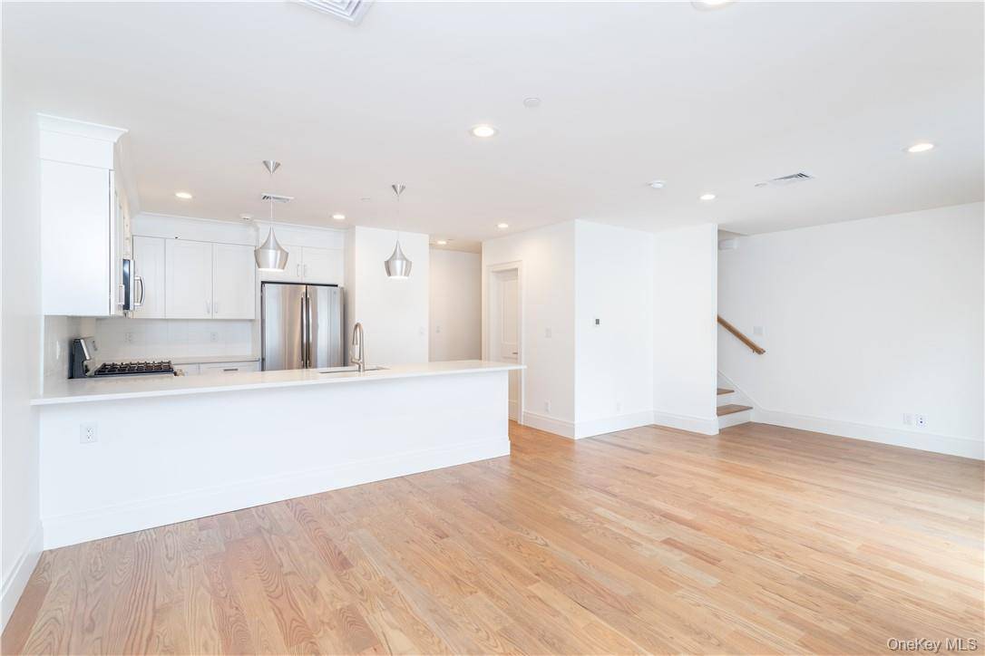 121 Fisher AVE #5, White Plains, NY 10606